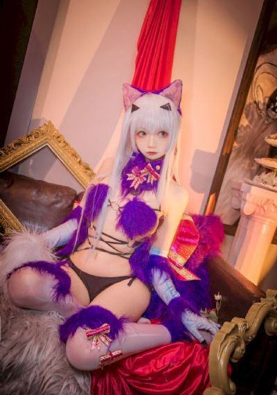 脱衣女郎