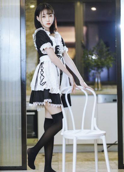 变成黑皮肤女孩和朋友在一起动画
