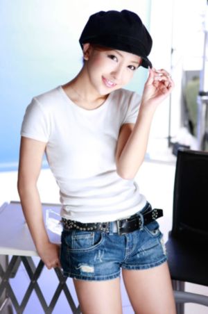 美女下部私部位撒尿